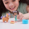 Gabby's Dollhouse - čarobni igralni komplet z mačjo hišo - Gabby in Koro