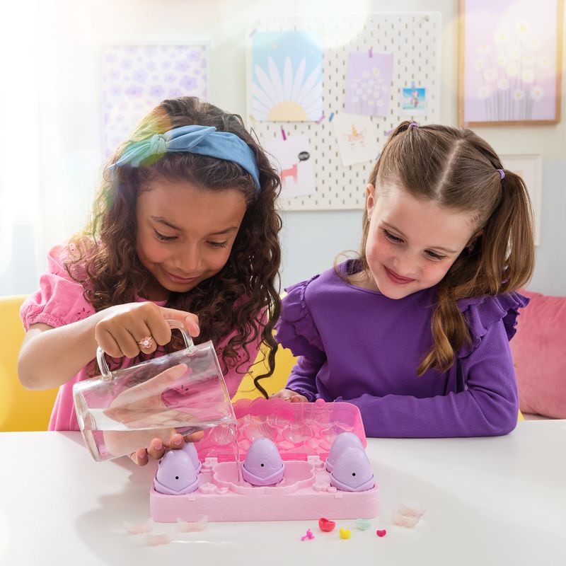 Hatchimals Alive živali, ki se izležejo v vodi karton