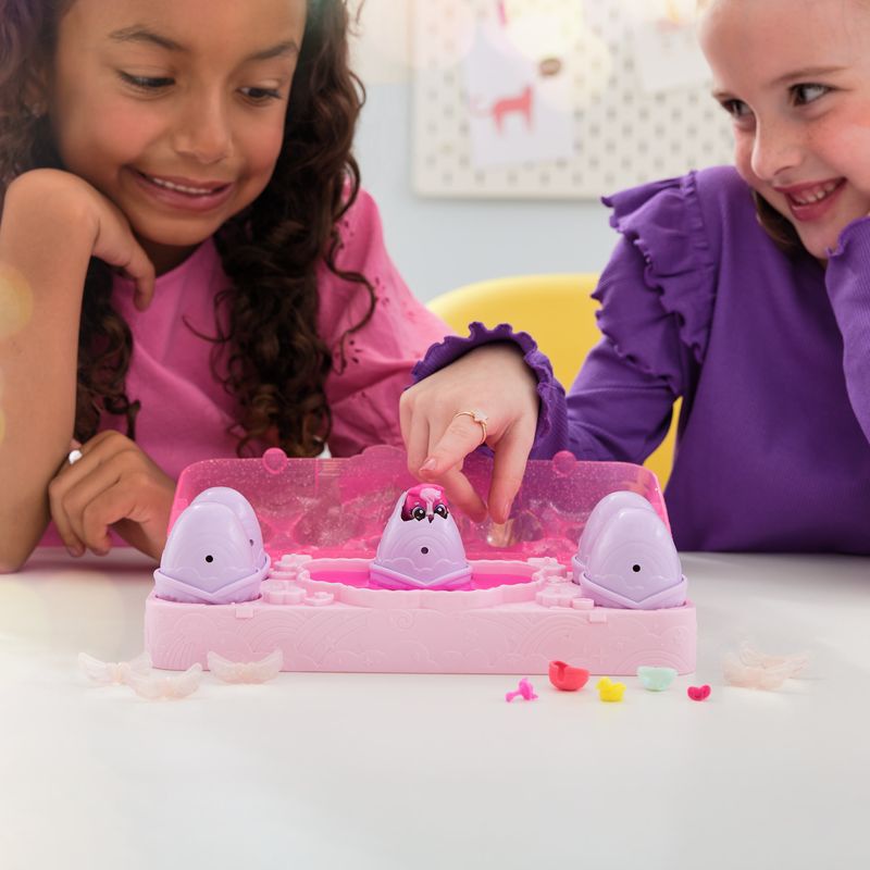 Hatchimals Alive živali, ki se izležejo v vodi karton
