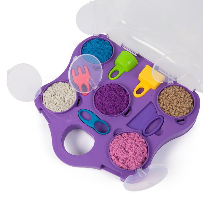 Kinetic Sand kovček z dodatki