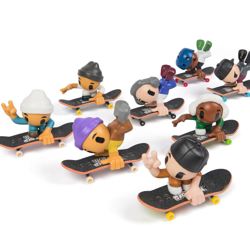 Tech Deck SK8 Crew fingerboard z figurico dvojni paket vijolična kapa in bele slušalke