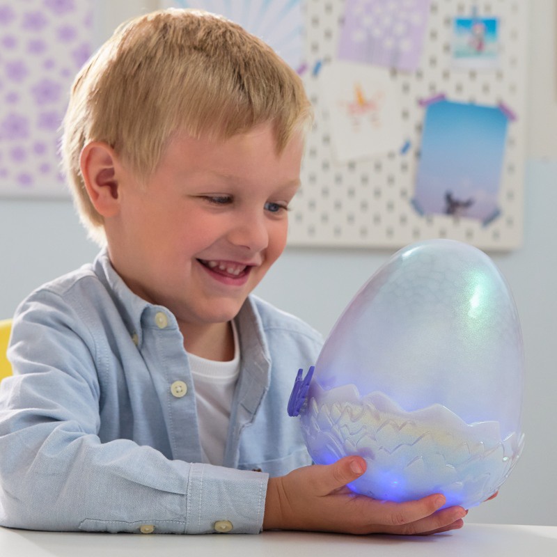 Hatchimals je interaktivno bitje, ki je podobno zmaju.