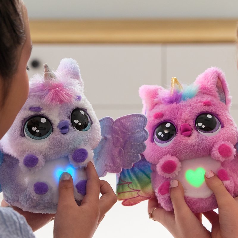 Hatchimals je interaktivna bitja enorožec