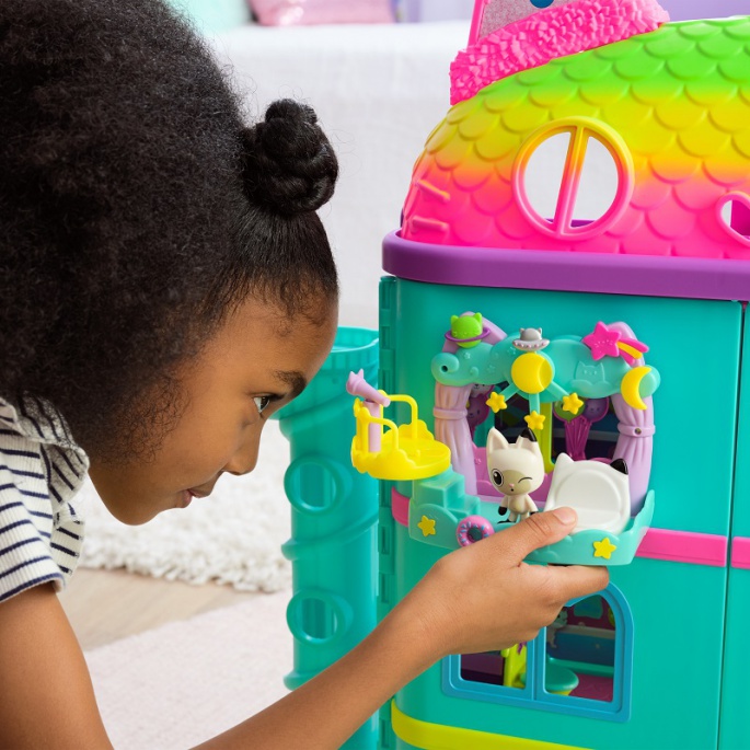Velika praznična hiša na Gabby's Dollhouse