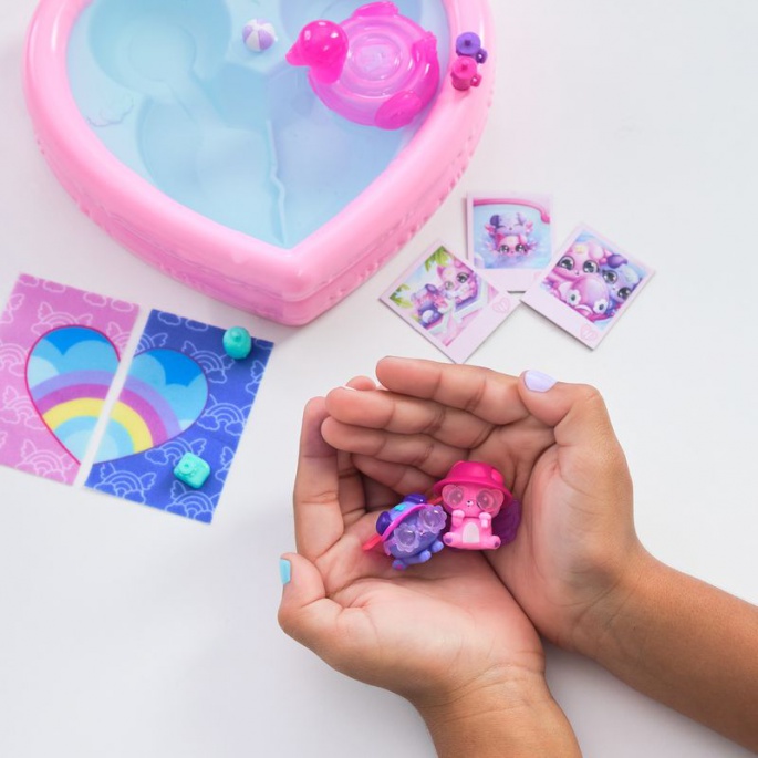 Hatchimals bazen zabava za živali