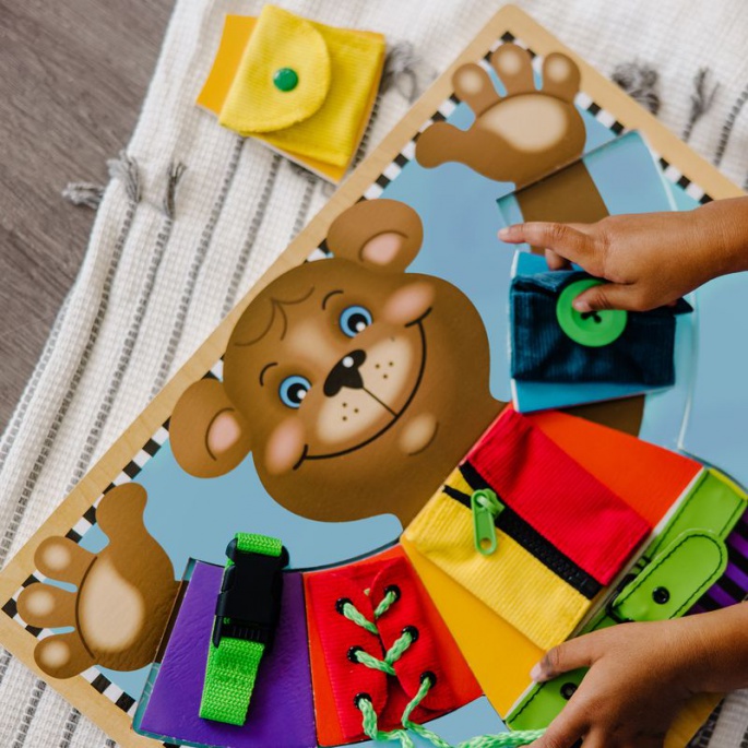 Melissa & Doug osnovne učne obleke