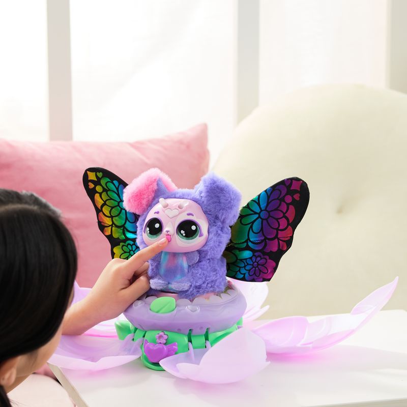 Hatchimals Bloomables popka s presenečenjem kužkov