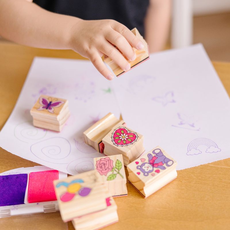 Melissa & Doug lesena štampiljka z pralnimi barvami – veseli prijatelji