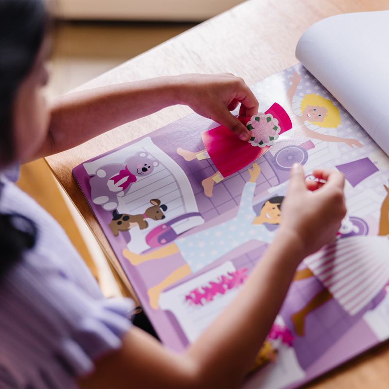 Melissa & Doug nalepke večkratne uporabe s podlogo - oblačenje