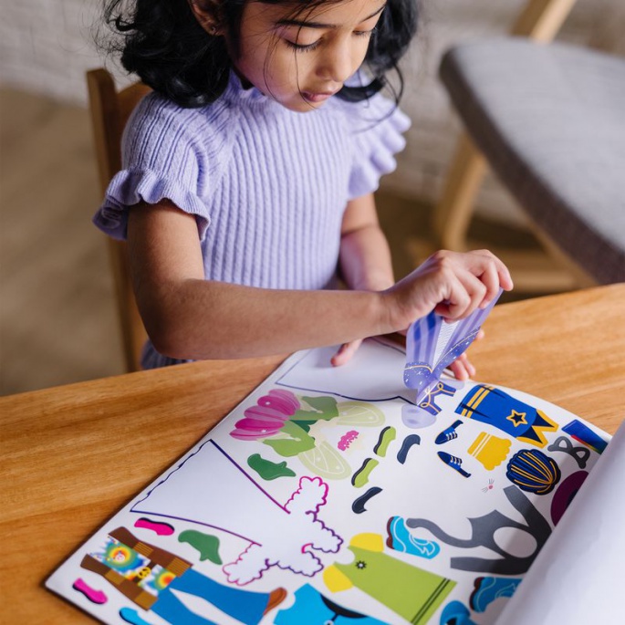 Melissa & Doug nalepke večkratne uporabe s podlogo - oblačenje