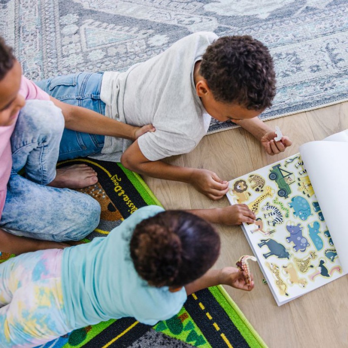Melissa & Doug nalepke za večkratno uporabo s podlago - svet živali