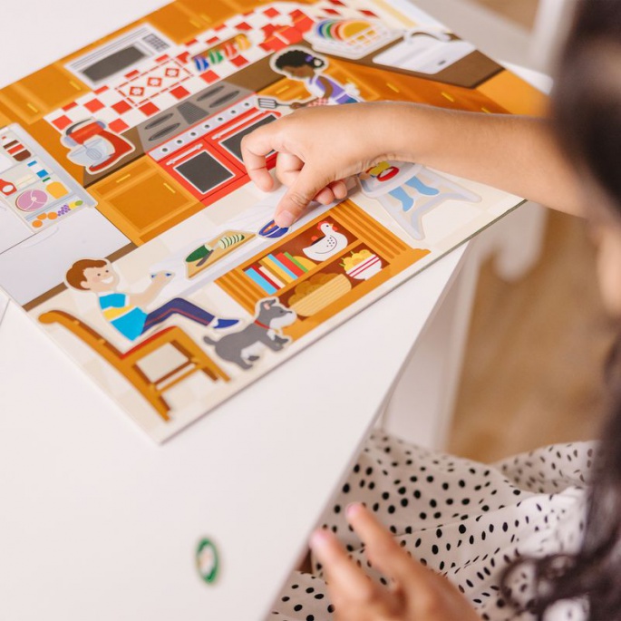 Melissa & Doug nalepke z večkratno uporabo s podlago - hiša