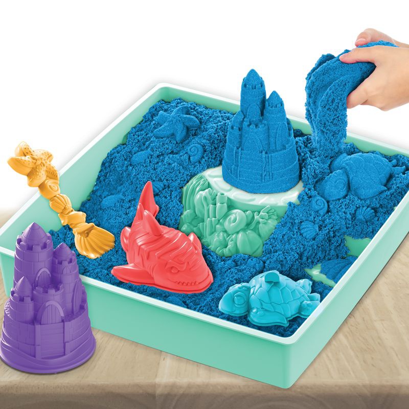 Kinetic Sand škatla z podlogo modro