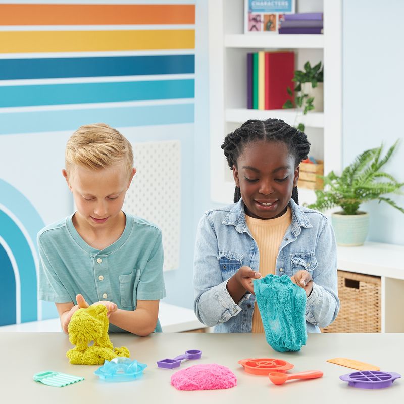 Kinetic Sand ultimativni komplet s peskom in orodji