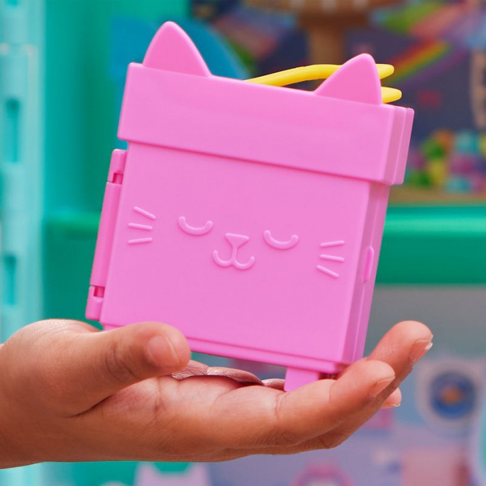 Gabinin čarobni hišici, obesek z raztegljivim kompletom Baby box