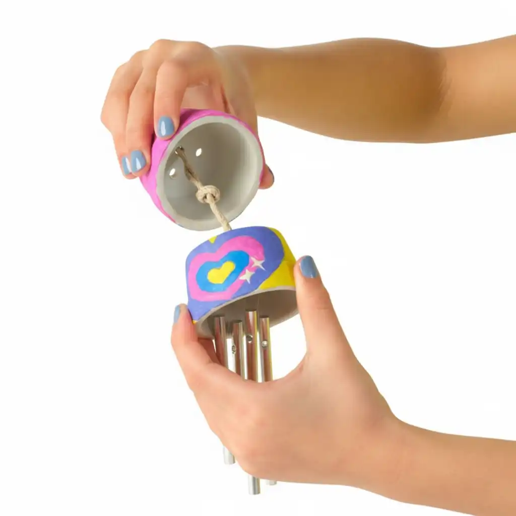 Odkrijte neskončne možnosti mešanja barv in okraševanja.