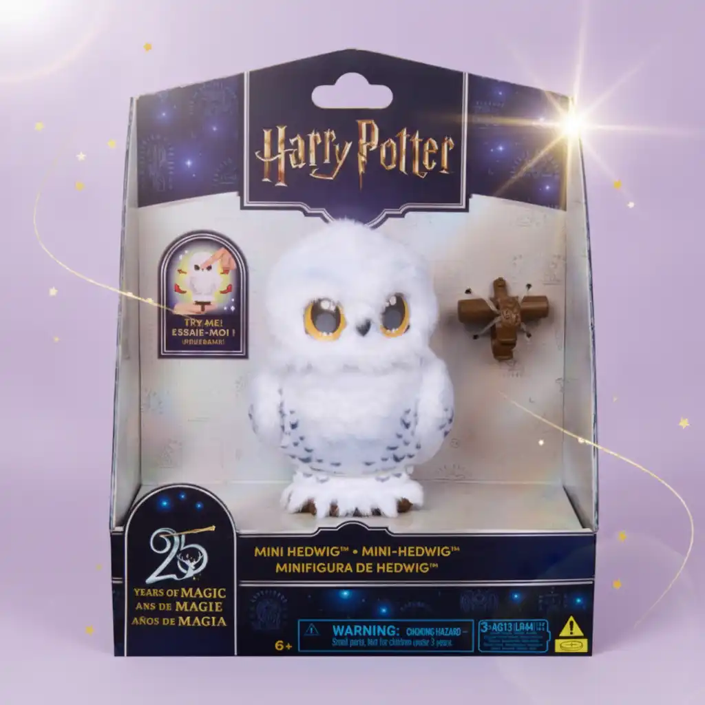 Hedwig se odziva na vsak vaš dotik z zvoki in gibi.