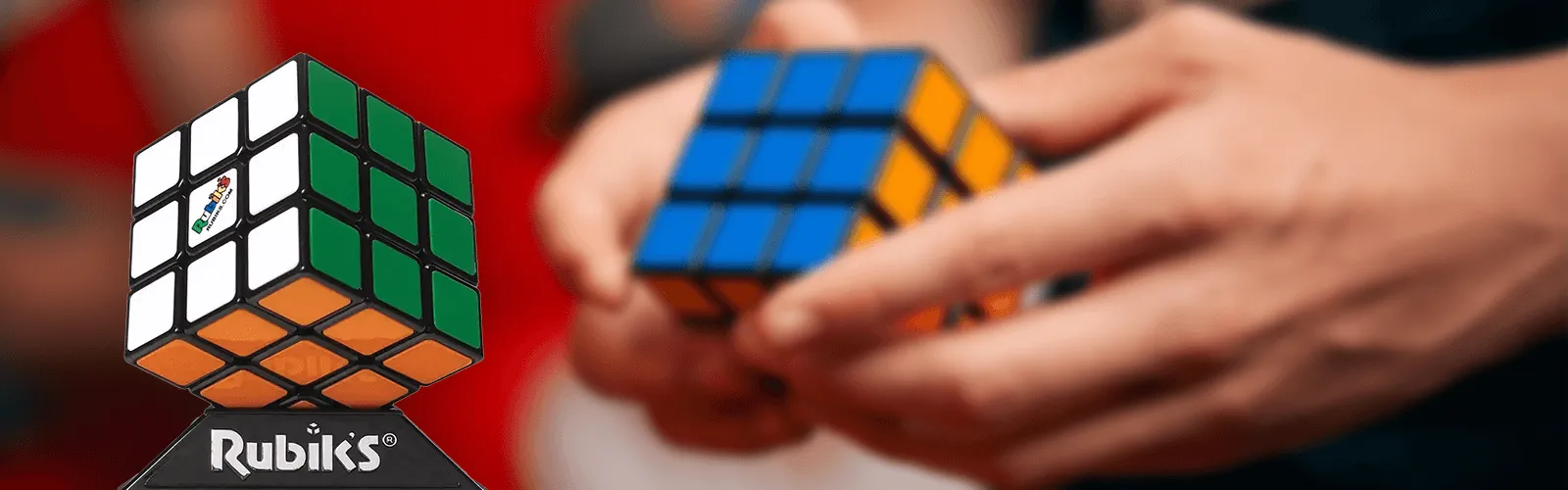 Obvladajte svetlobno hitrost z elektronsko uganko Rubik’s Rush.